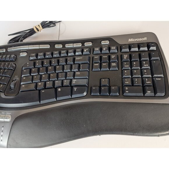 Microsoft Natural Ergonomic Keyboard 4000 USB Wired - Cleaned - Picture 6 of 6
